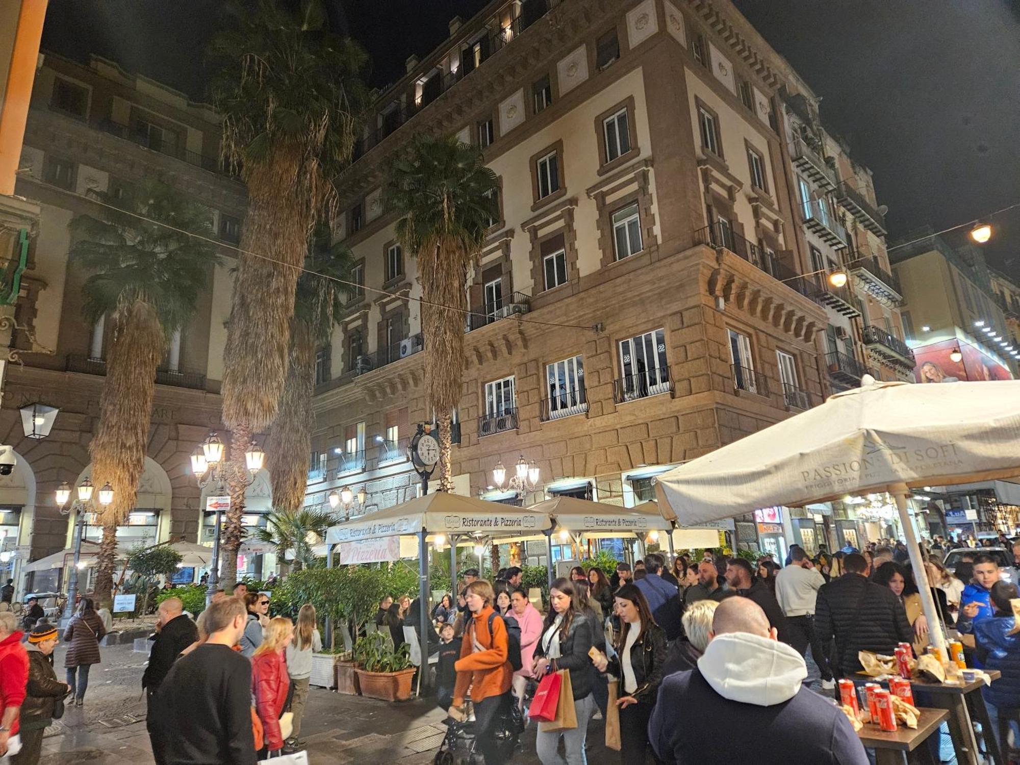 Appartamento Casa Savoia Dream Napoli Esterno foto