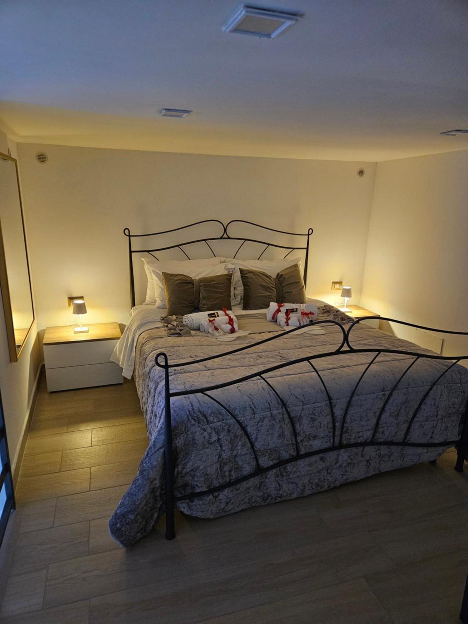 Appartamento Casa Savoia Dream Napoli Esterno foto